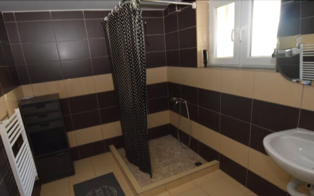 AB Apartment 12