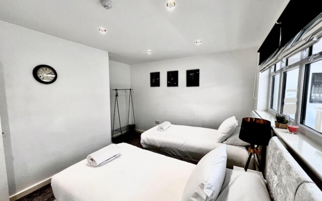 Captivating 2-bed Apartment in Liverpool