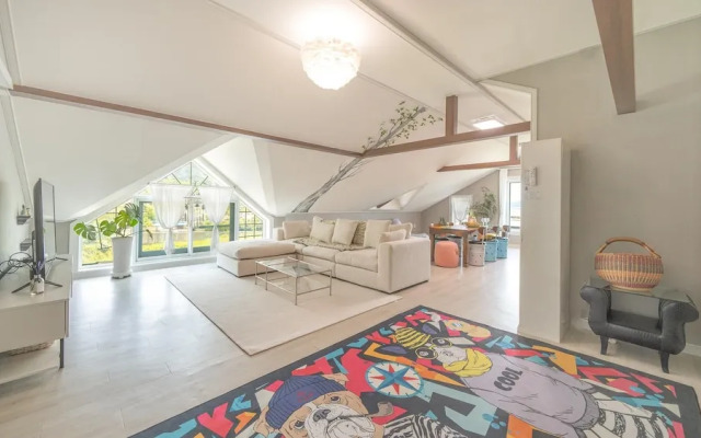 Yeosu Canada meo Village pet Pension