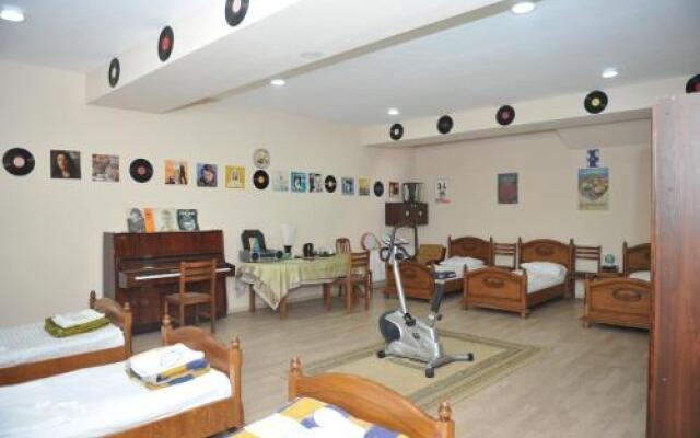 David Econom Hotel
