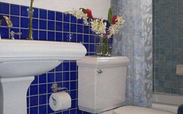 Menehune Shores 627 2 Bedroom Condo