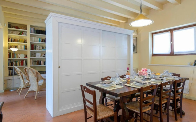 Villa Faccioli Magnolia With Shared Pool