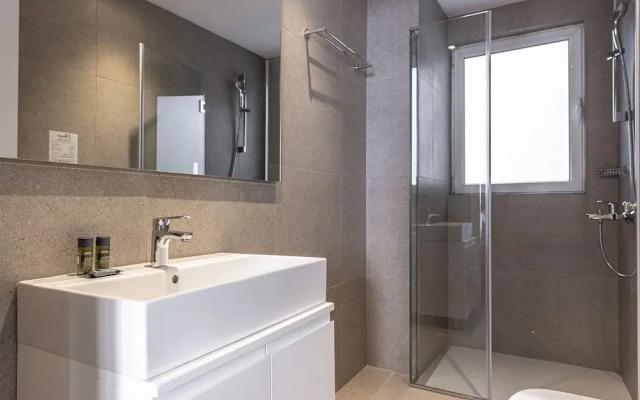 Phaedrus Living Modern Kriel Suites 304