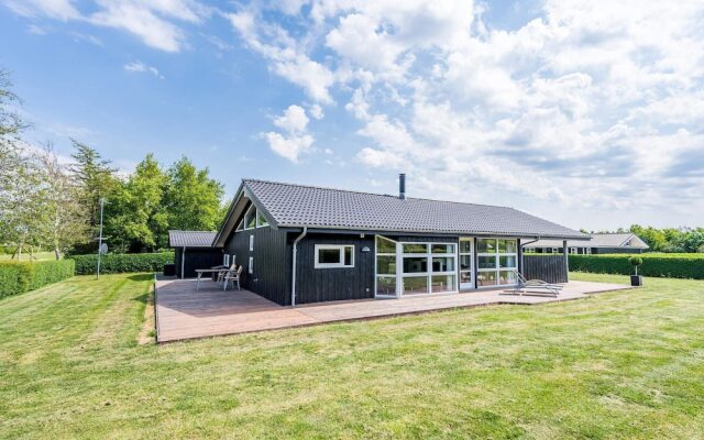 6 Person Holiday Home in Hemmet