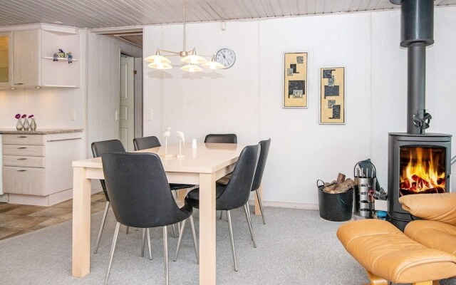 6 Person Holiday Home in Hemmet