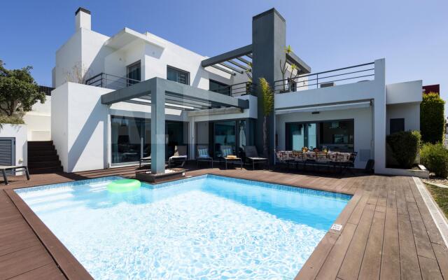 Aqua Villa by Acasadascasas