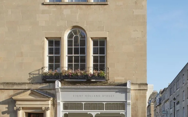 The Townhouse by 8 Holland Street
