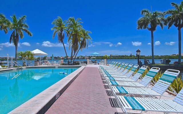 Palm Bay Club by Vtrips