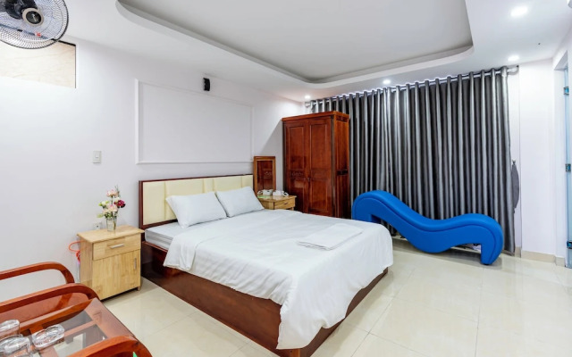 Light Hotel