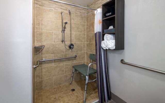 La Quinta Inn & Suites by Wyndham Covington