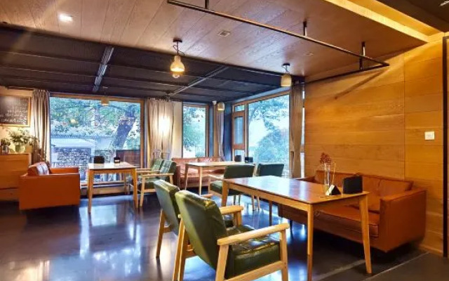 Wuta Xinshe (Hangzhou West Lake)