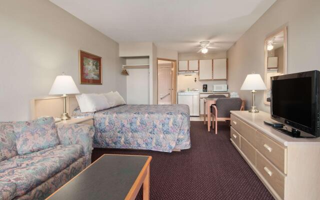 Coast Courtenay Hotel