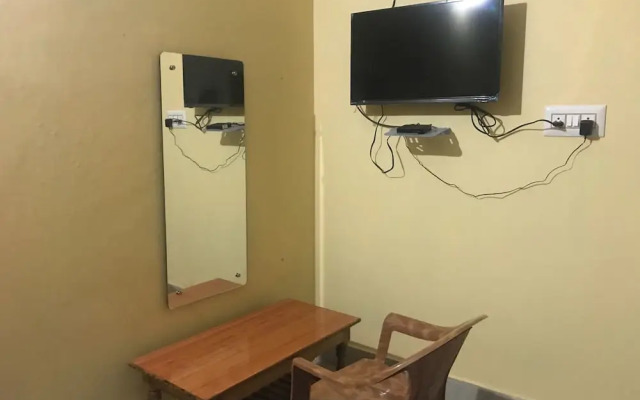 Goroomgo Maa Ugratara Lodge Puri