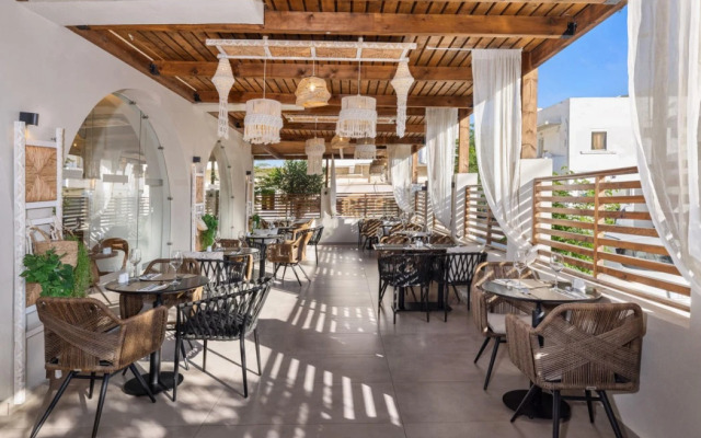 Cabana White Boutique Hotel & Suites