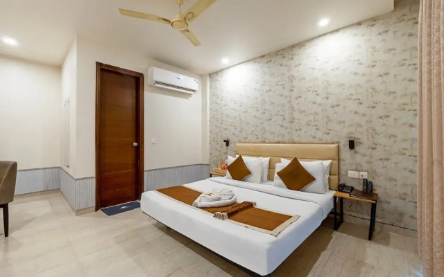 Aadat Hotel Subhash Chowk Gurgaon