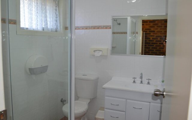 Top Of The Town Motel