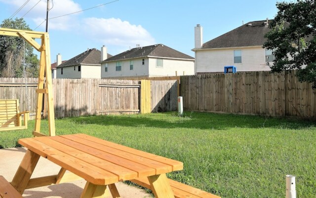 3Bdrm 2.5Bath 5Beds - Near Downtown
