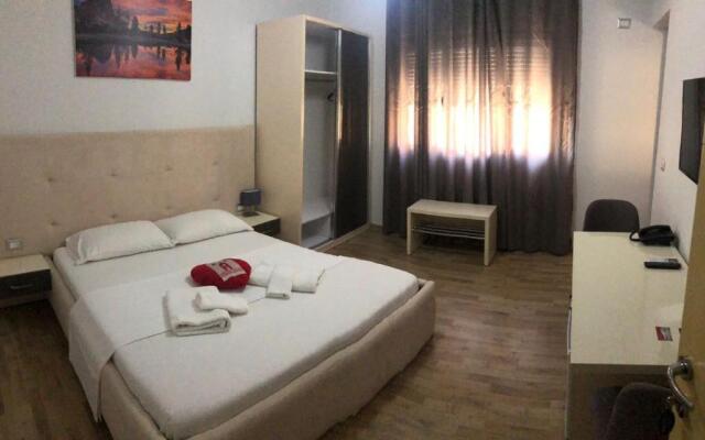 Hotel Aulona Fier
