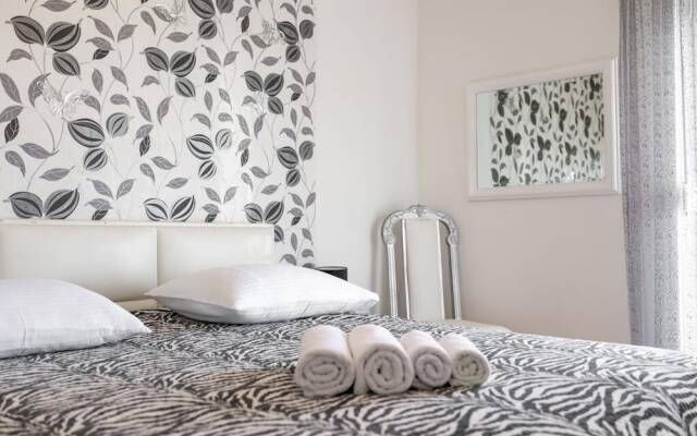 Coastal Comfort Apartment