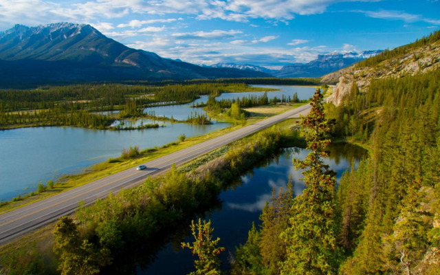 Overlander Mountain Lodge