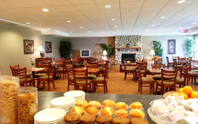 Coast Grimshaw Hotel & Suites