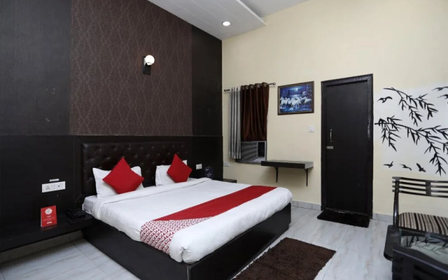 Hotel Maanya Palace by OYO Rooms