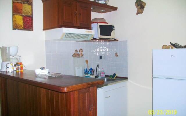 Apartment With one Bedroom in Rivière-pilote, With Enclosed Garden and