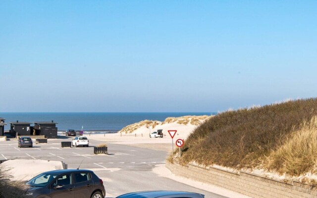 Beautiful Holiday Home in Henne Near Sea