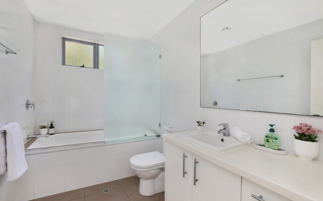 Top 1 Sunshine Beach Family Retreat