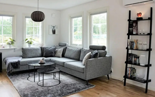6 Person Holiday Home in Lottorp