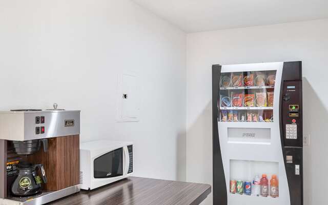 Motel 6 Grand Prairie, TX - Near Six Flags Drive