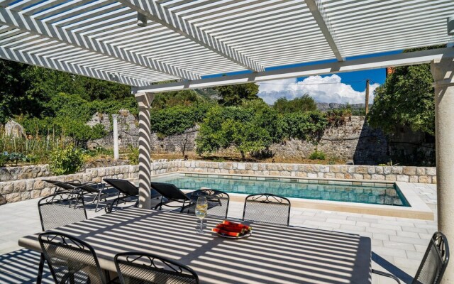 Amazing Apartment in Donje Obuljeno With Wifi and 2 Bedrooms