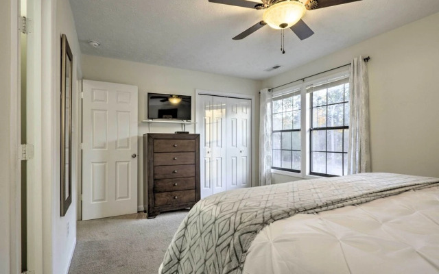 Modern Townhome w/ Deck & Golf Course Views!