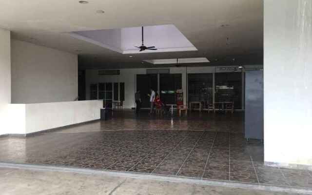 RedLiving Apartemen Serpong Green View - Farida Property