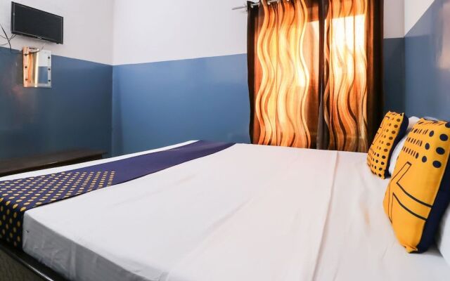 Spot On 61705 Hotel Rose Star