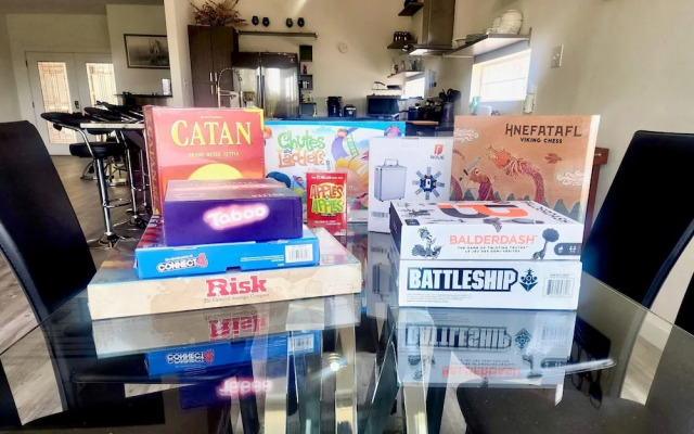 Upstay - Lakeside Getaway - Pool Hot Tub Games