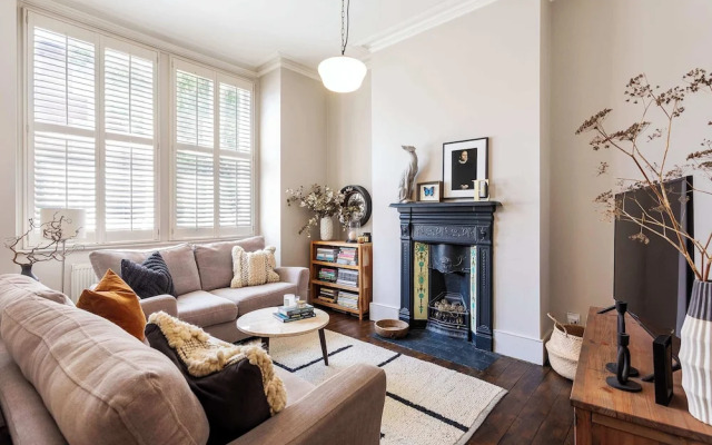 Tooting's Charming Victorian Garden Hideaway