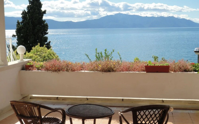 Sea View - Cosy & Comfortable - A4 Somina