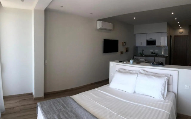 Lakones Deluxe Suites