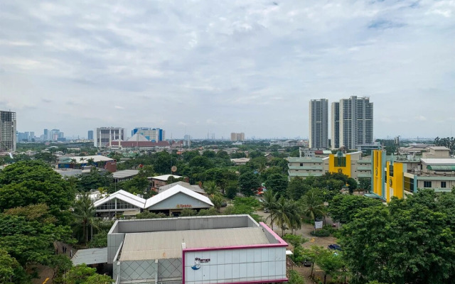 Nice And Strategic 1Br At Sky Terrace Apartment