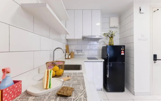 Arte Mont Kiara Duplex 4 pax Jacuzzi