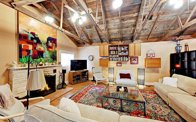 Huge Lake Travis - 4 Bedroom Home