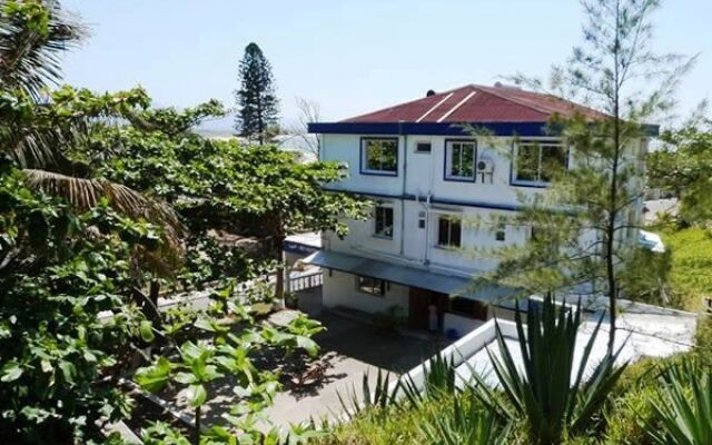 Le Port Hotel