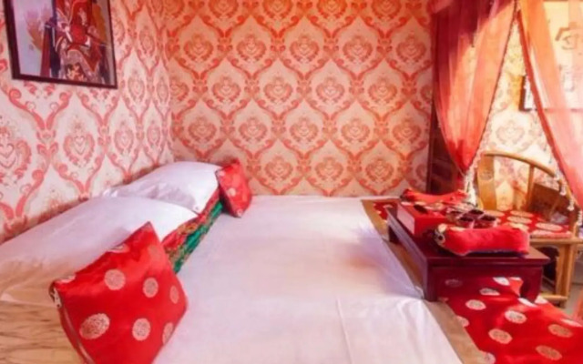 Pingyao Red Lantern Theme Hotel