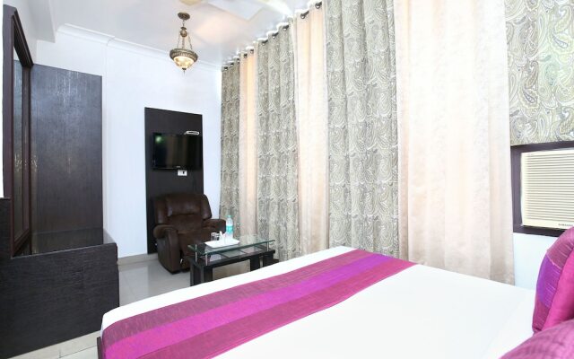 OYO 15565 Hotel Midtown