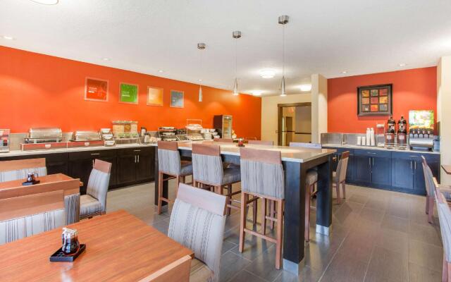 Comfort Suites Near Vancouver Mall