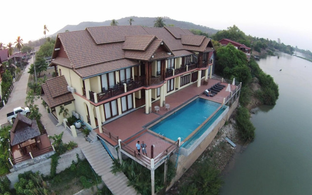 Pon Arena Hotel