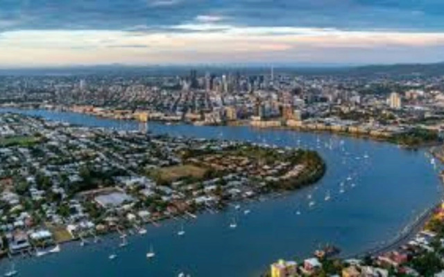 Modern 1 Bedroom Apartment Close To CBD