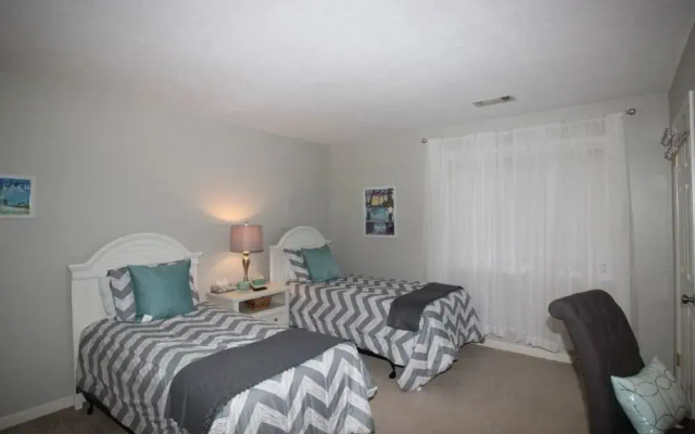 31 Springwood Villa 2 Br villa by RedAwning