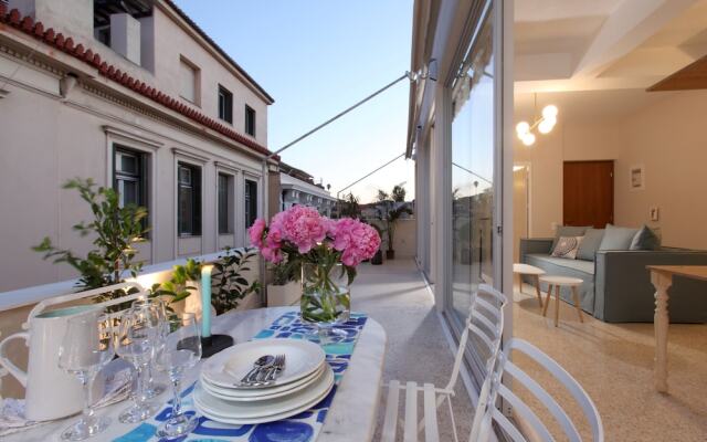 The Marble Suites, PLAKA